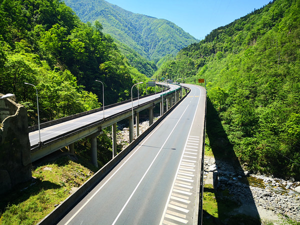 01 四川雅安經(jīng)石棉至瀘沽段高速公路土建工程C18標項目-1_副本.jpg